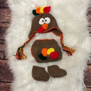 Knitted 0-3 months thanksgiving/turkey outfit.